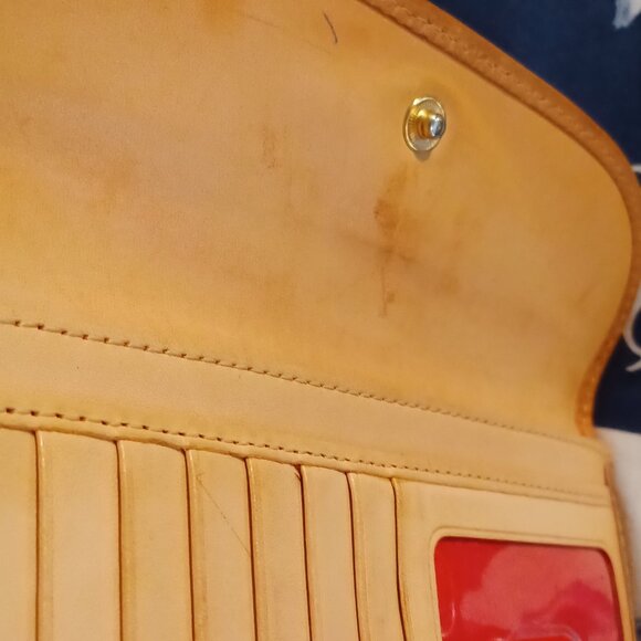 *DAMAGED* Dooney and Bourke White Red Patent Leather Full Wallet - Picture 9 of 11